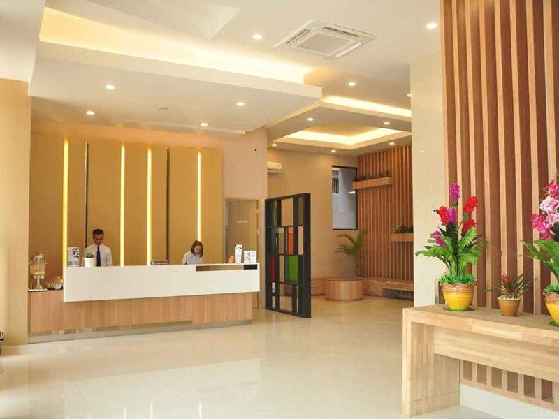 Hotel Mutiara Mitra Reddoorz Padangsidimpuan Exteriör bild