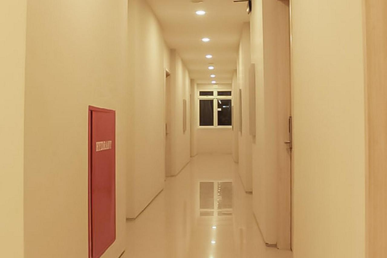 Hotel Mutiara Mitra Reddoorz Padangsidimpuan Exteriör bild