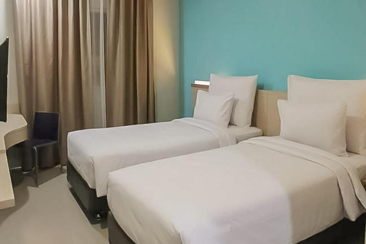 Hotel Mutiara Mitra Reddoorz Padangsidimpuan Exteriör bild