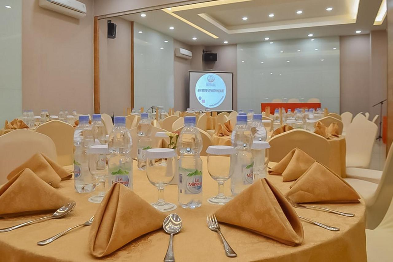 Hotel Mutiara Mitra Reddoorz Padangsidimpuan Exteriör bild