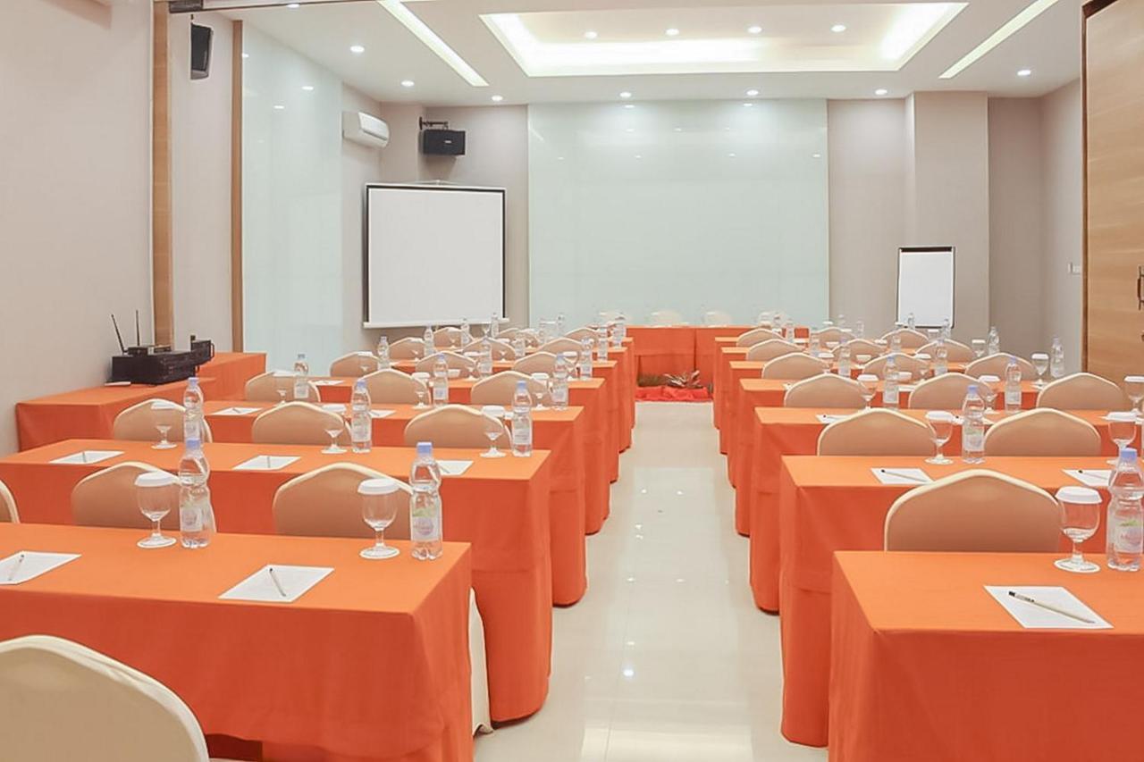 Hotel Mutiara Mitra Reddoorz Padangsidimpuan Exteriör bild